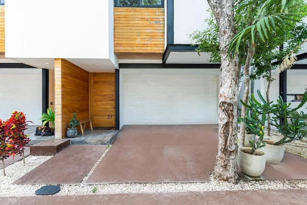 Charming Getaway At Mun With Stunning Views Daire Tulum